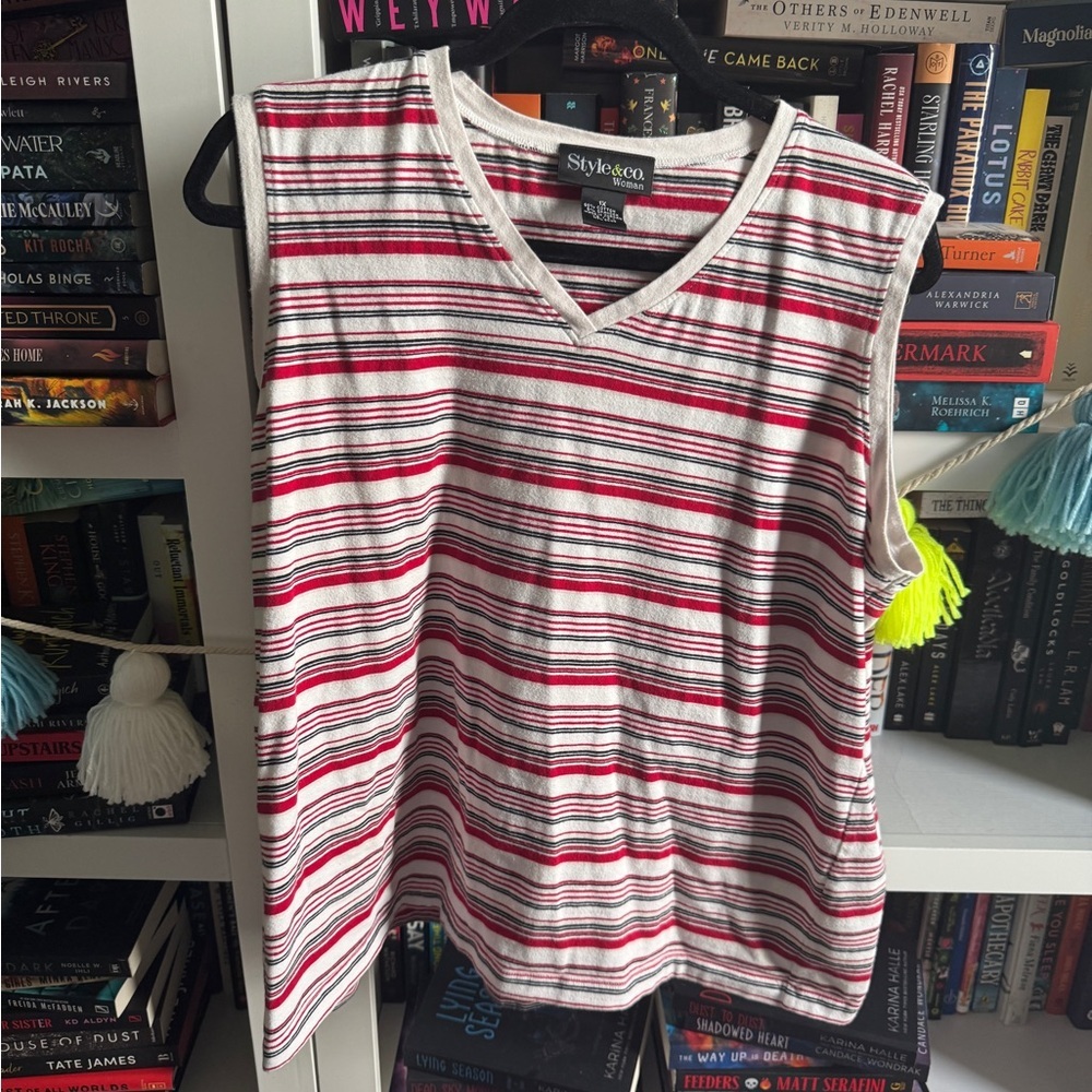 Style & Co. White and red Boxy  cotton vintage v neck y2k tank top tshirt